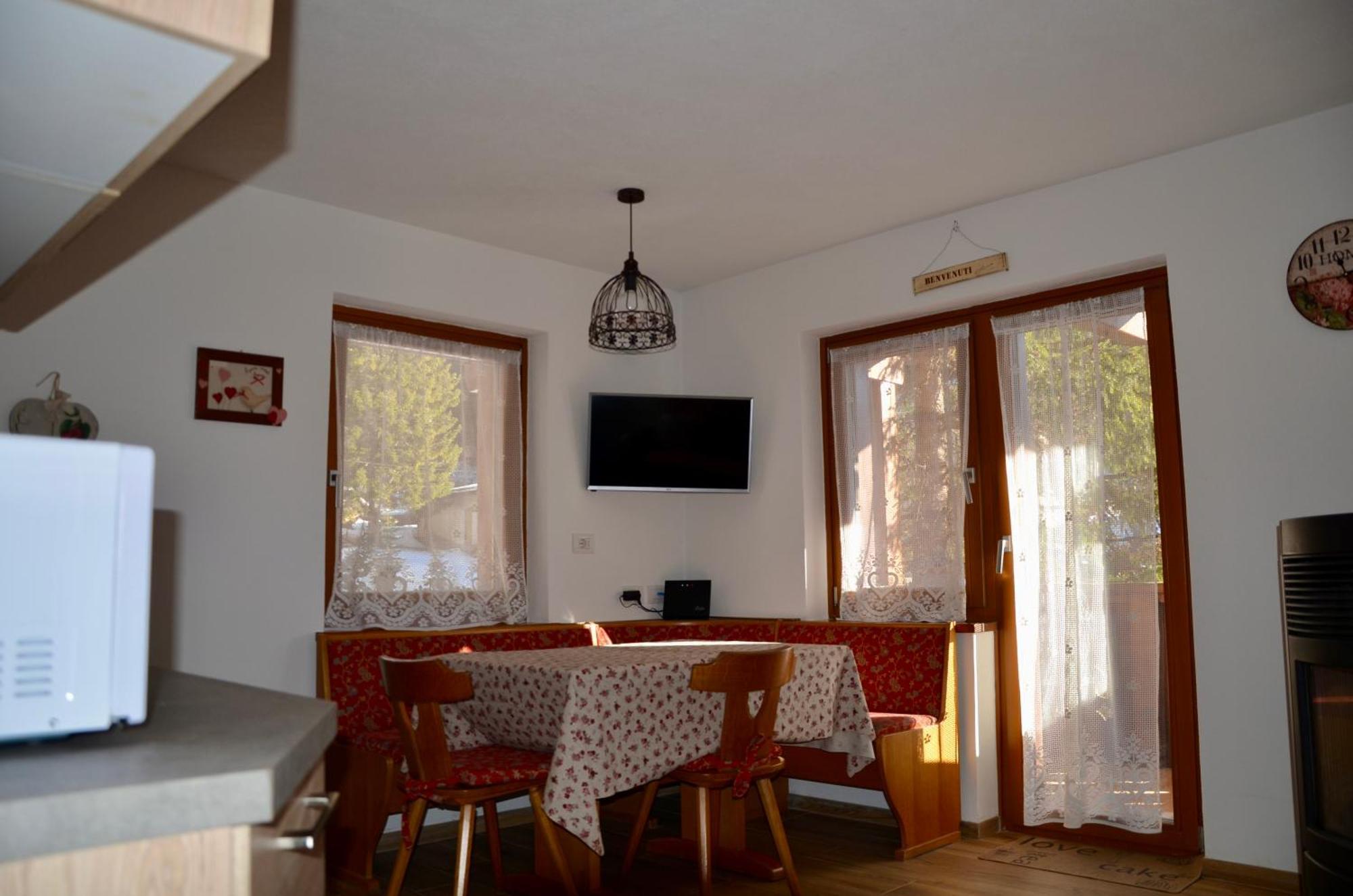 Casa Del Bosco Apartment Canazei Luaran gambar